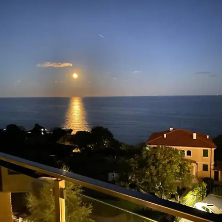 Sunrise Seaview Apartment 바르나