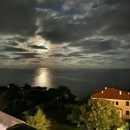 Sunrise Seaview Apartment