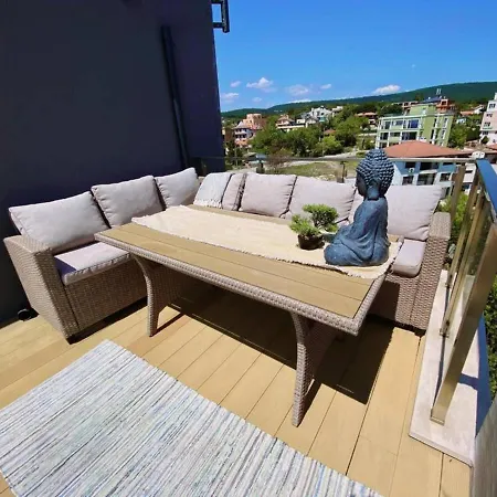 Sunrise Seaview Apartment