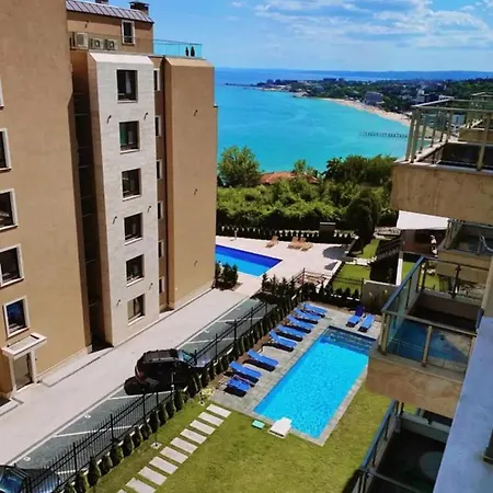 아파트 Sunrise Seaview Apartment *